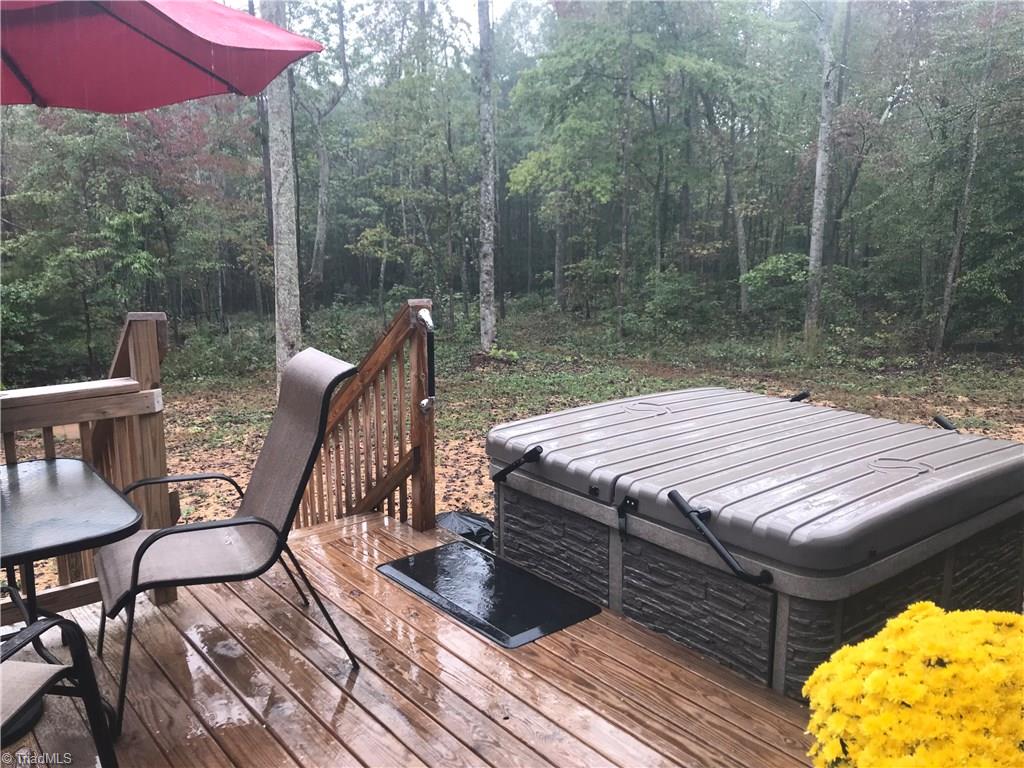 814 Parker Road Mount Airy, NC 27030 - Photo 4 of 20 Gallery Image 4