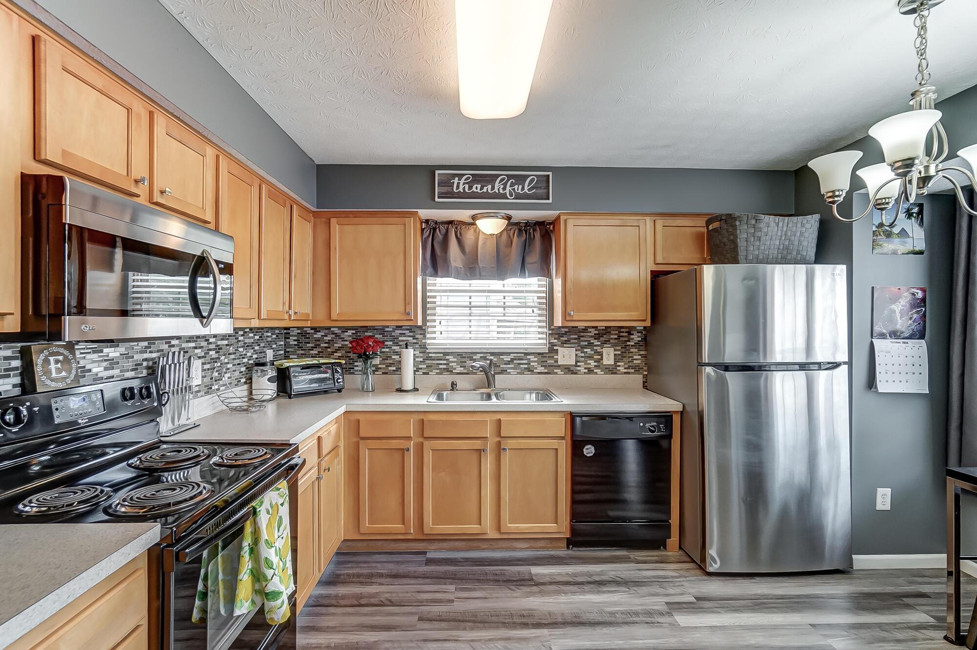 2533 Locksley Road Grove City, OH 43123 - Photo 8 of 34 Kitchen