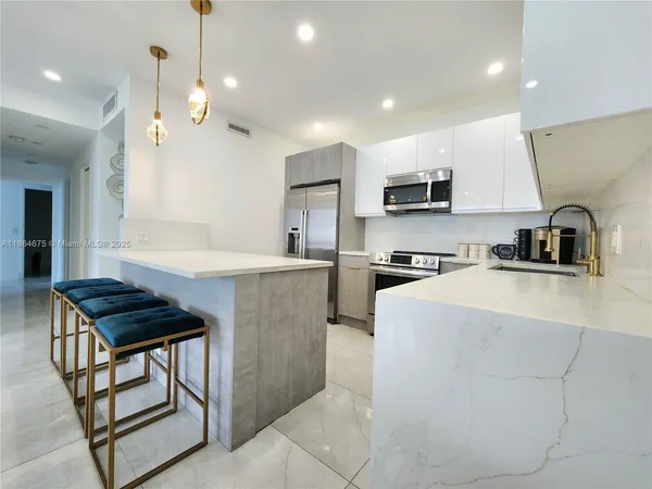 $4,000 | 3505 South Ocean Drive, Unit 1502, Hollywood, FL 33019