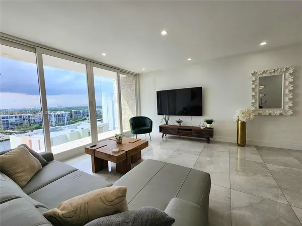 $4,000 | 3505 South Ocean Drive, Unit 1502, Hollywood, FL 33019