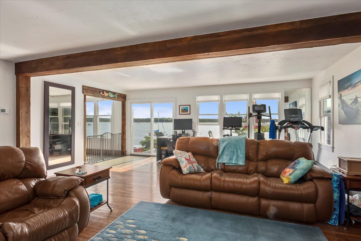 124 Seapit Road East Falmouth, MA 02536 - Photo 11 of 48 Living Room