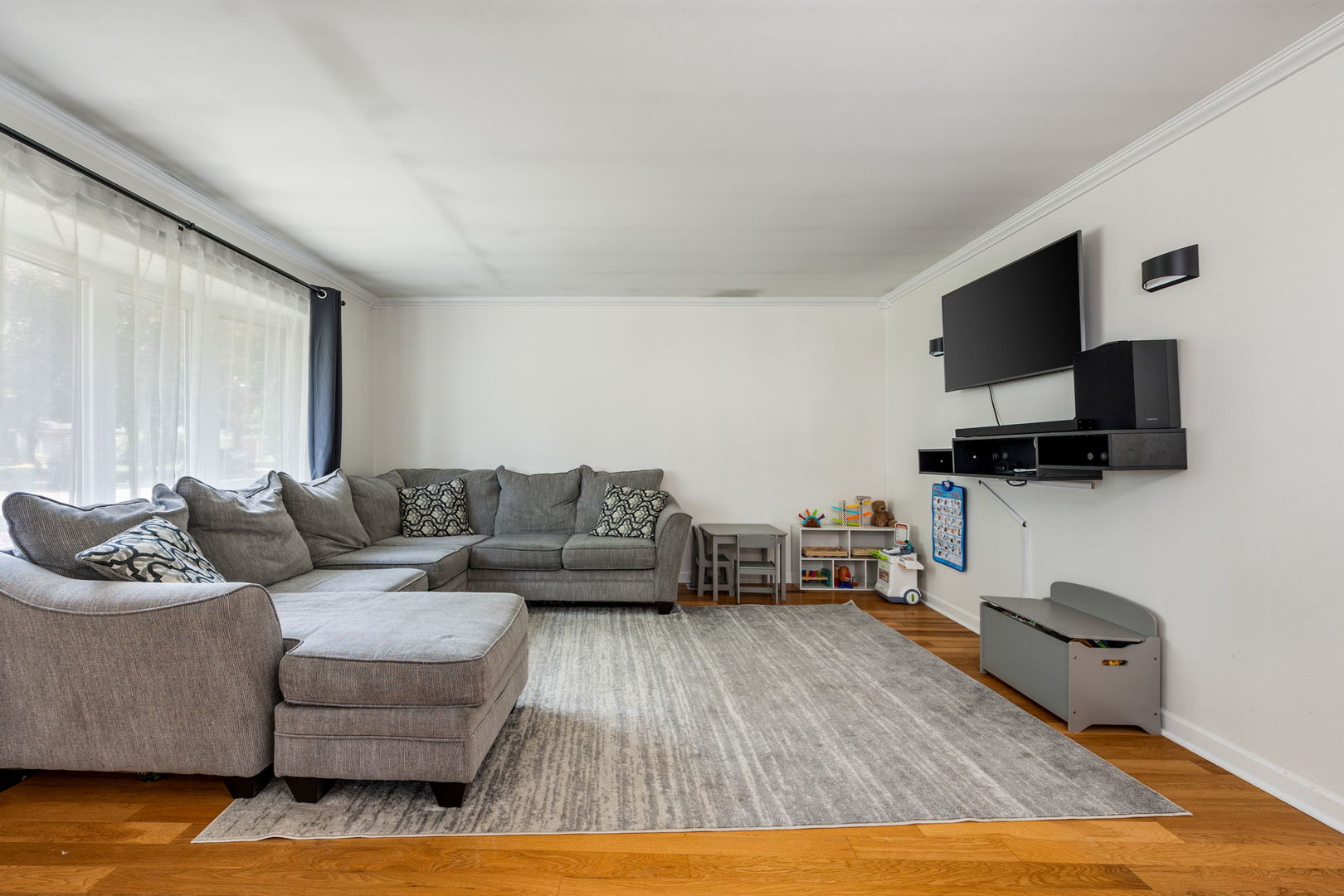 178 Cindy Lane Wheeling, IL 60090 - Photo 4 of 17