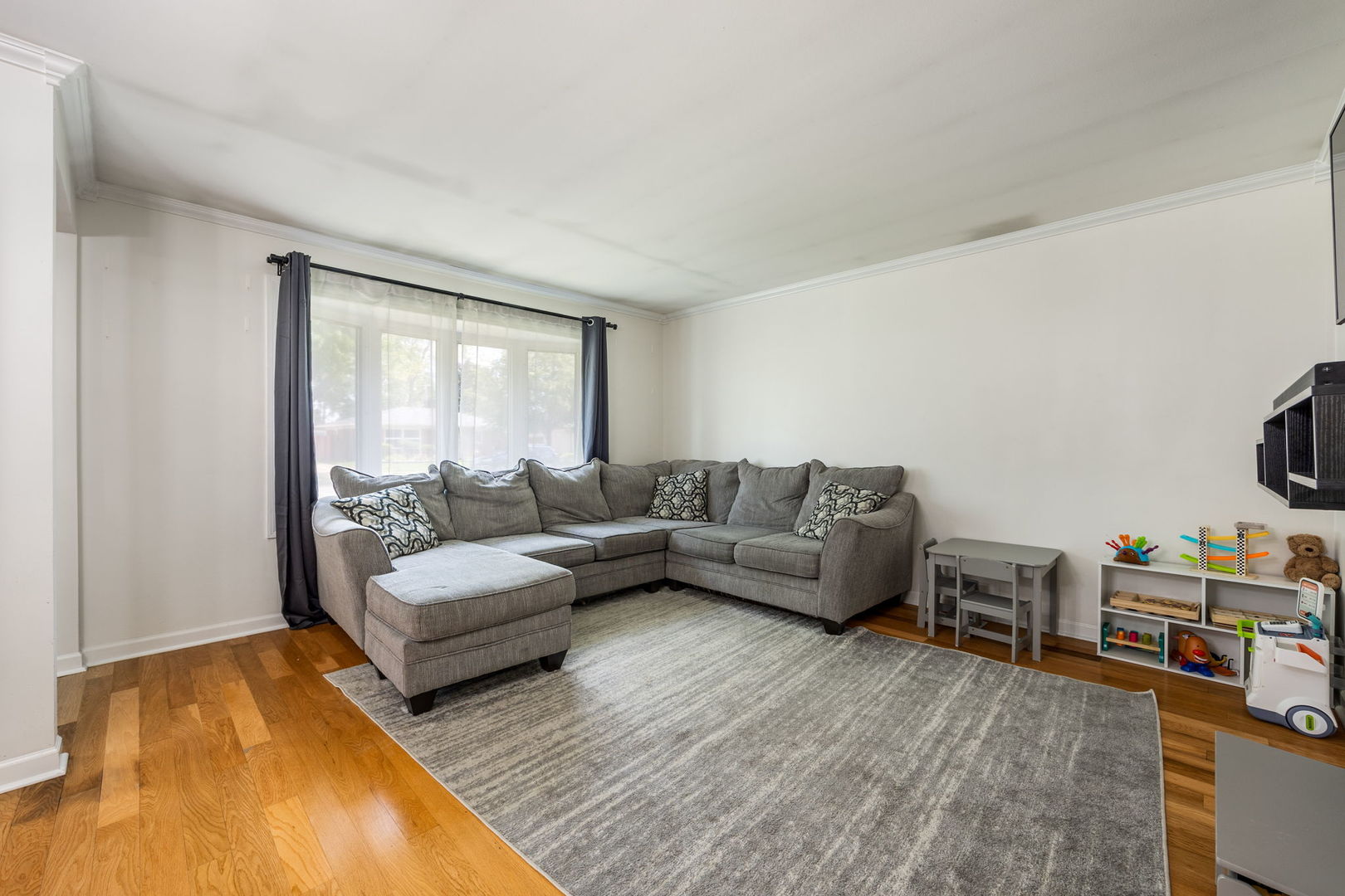 178 Cindy Lane Wheeling, IL 60090 - Photo 5 of 17