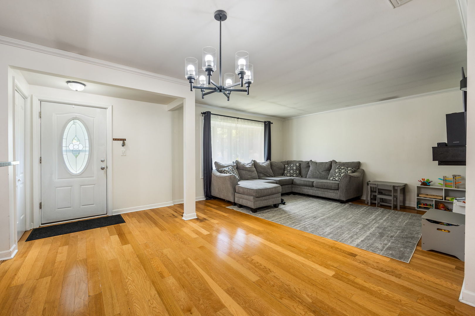 178 Cindy Lane Wheeling, IL 60090 - Photo 6 of 17