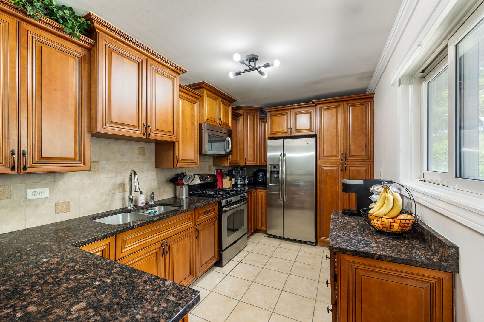 178 Cindy Lane Wheeling, IL 60090 - Photo 8 of 17