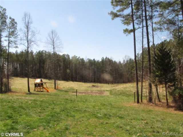 4235 Riddles Bridge Road Goochland, VA 23063 - Photo 4 of 20 Yard/Garden