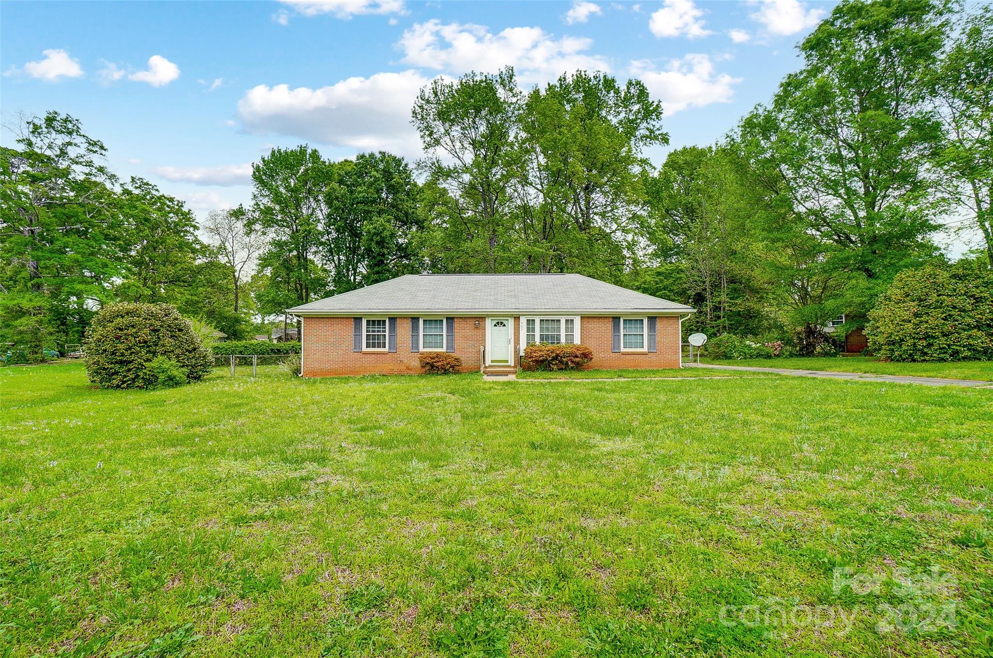 507 Tilden Road Charlotte, NC 28214 - Photo 2 of 25 Gallery Image 2