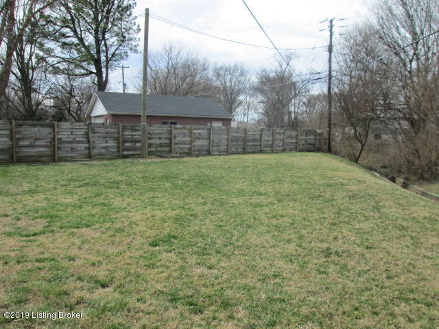 3100 Radiance Road Louisville, KY 40220 - Photo 4 of 25 IMG_3616