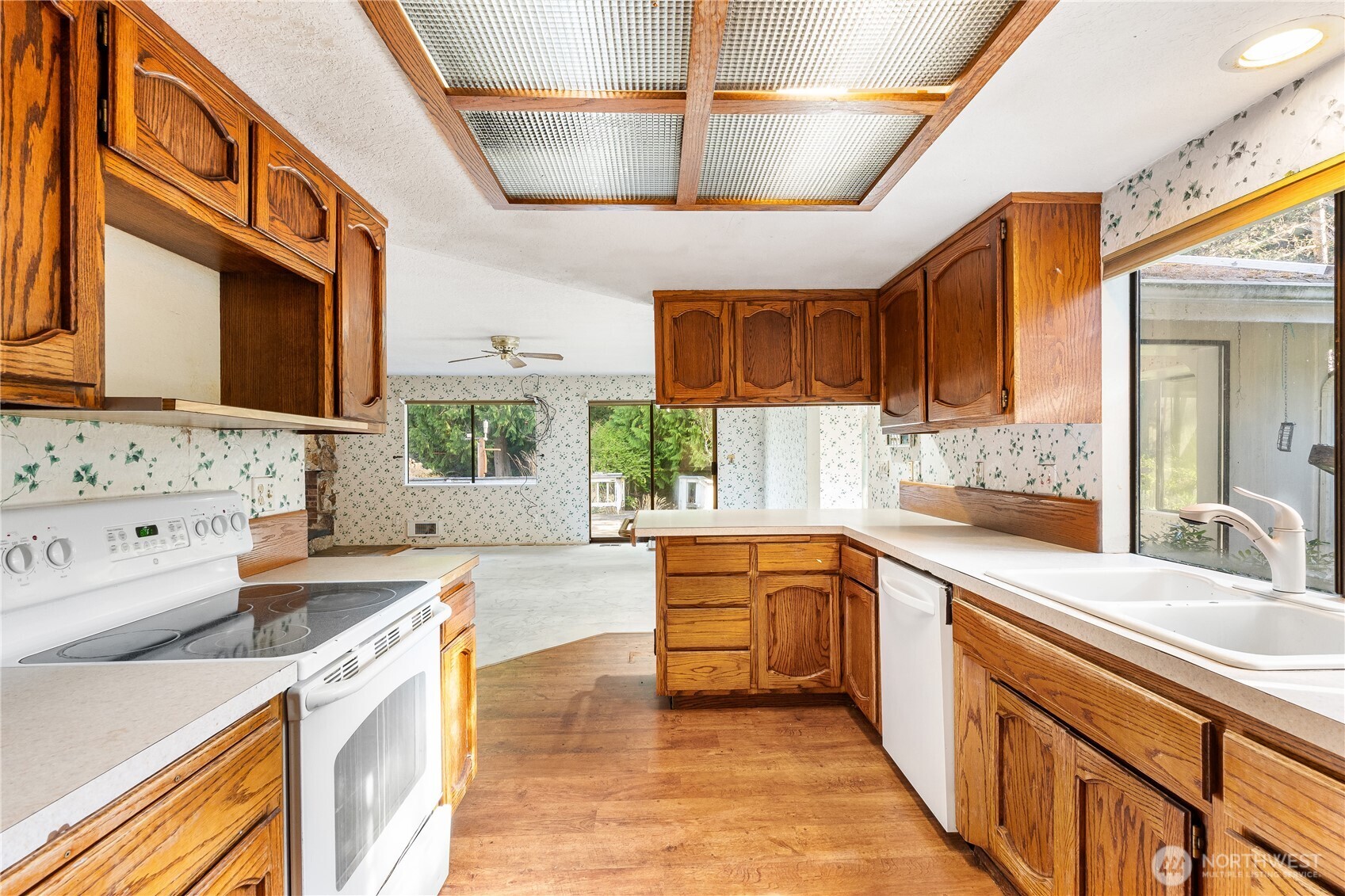 23323 49th Avenue Southeast Bothell, WA 98021 - Photo 10 of 21