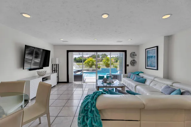 $6,500 | 6362 Brava Way, Boca Raton, FL 33433