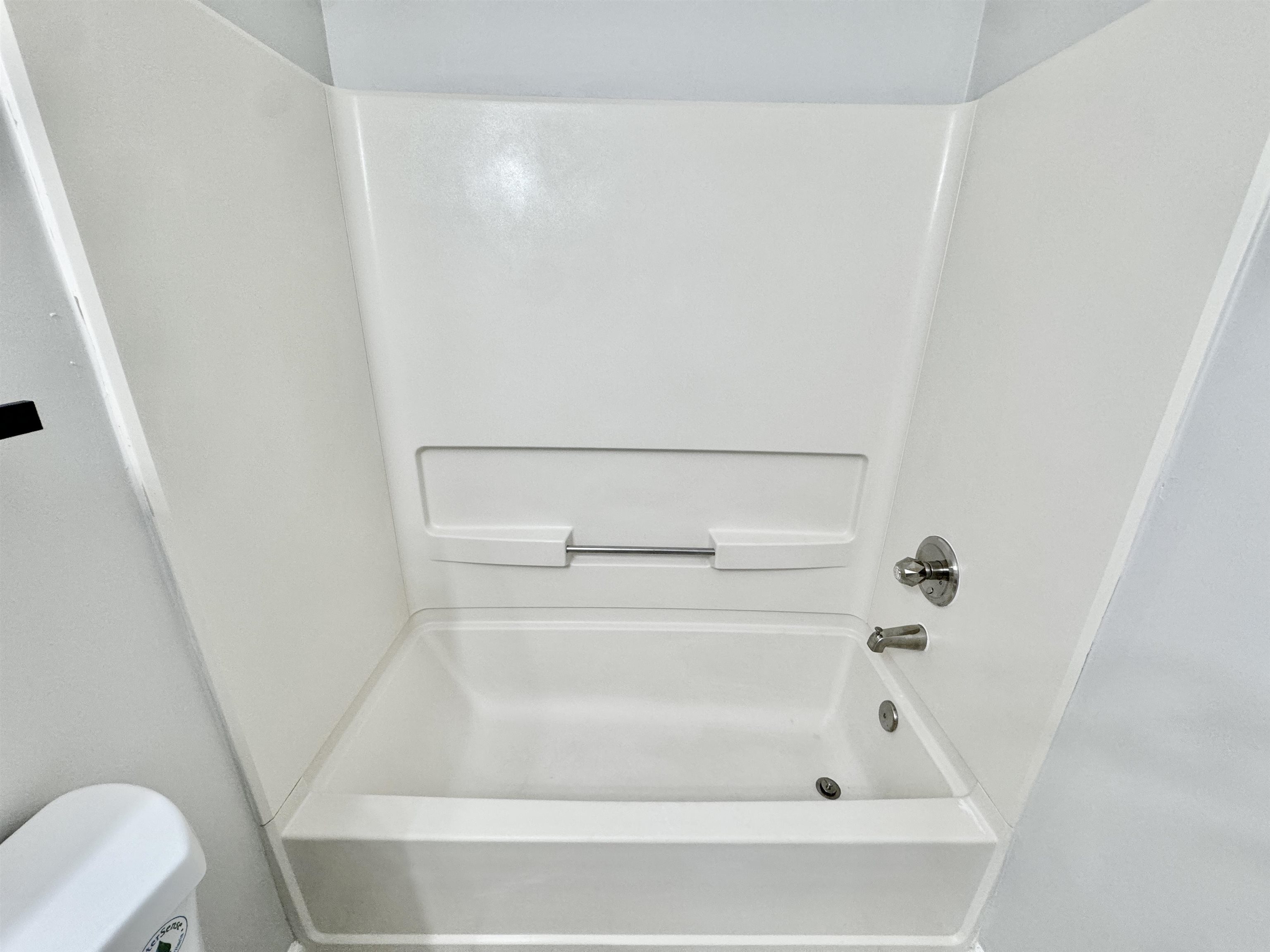 8373 Old Dexter Road Memphis, TN 38016 - Photo 15 of 26 Full bath featuring toilet and shower / tub combination