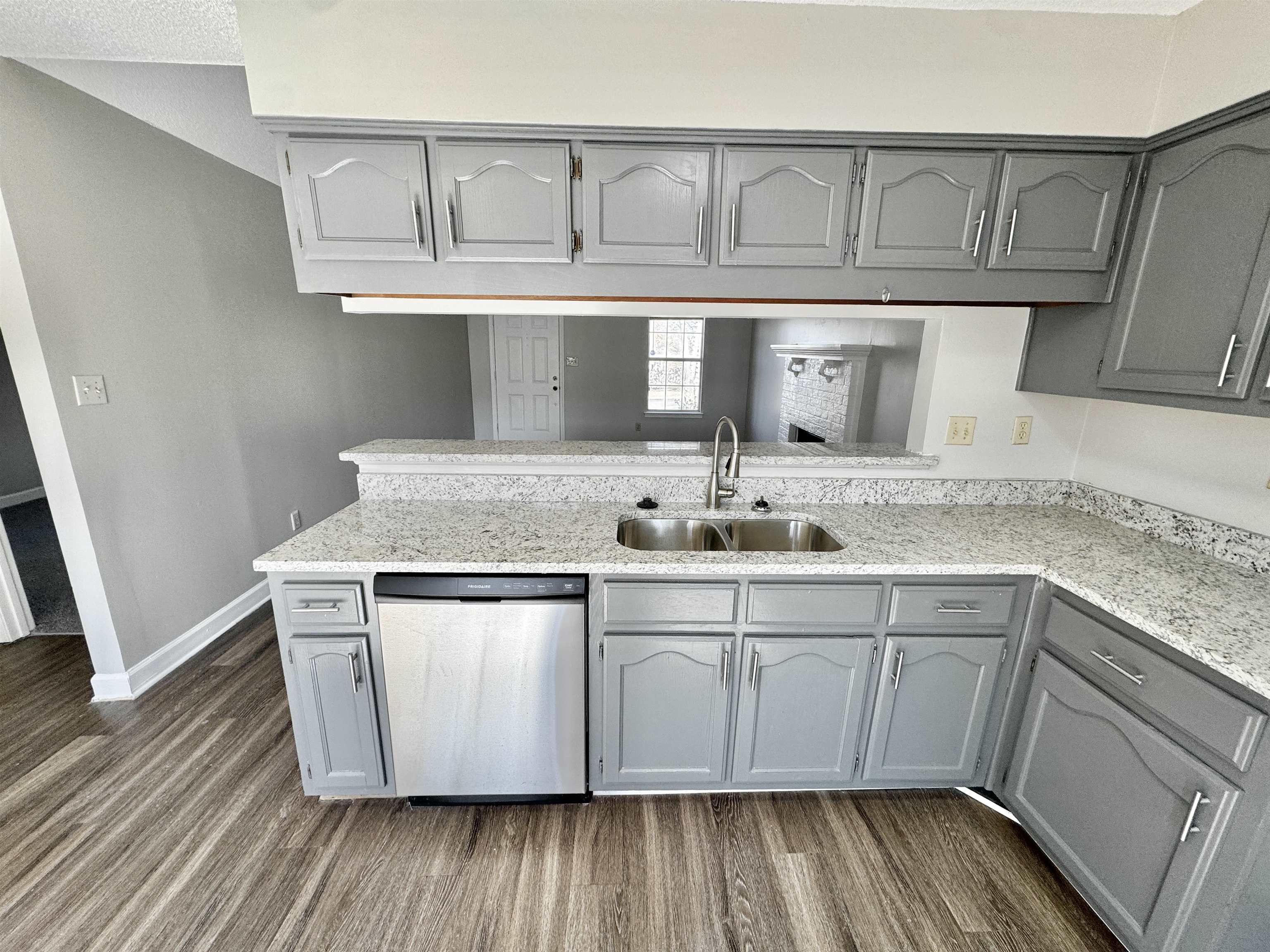 8373 Old Dexter Road Memphis, TN 38016 - Photo 4 of 26 Gallery Image 4