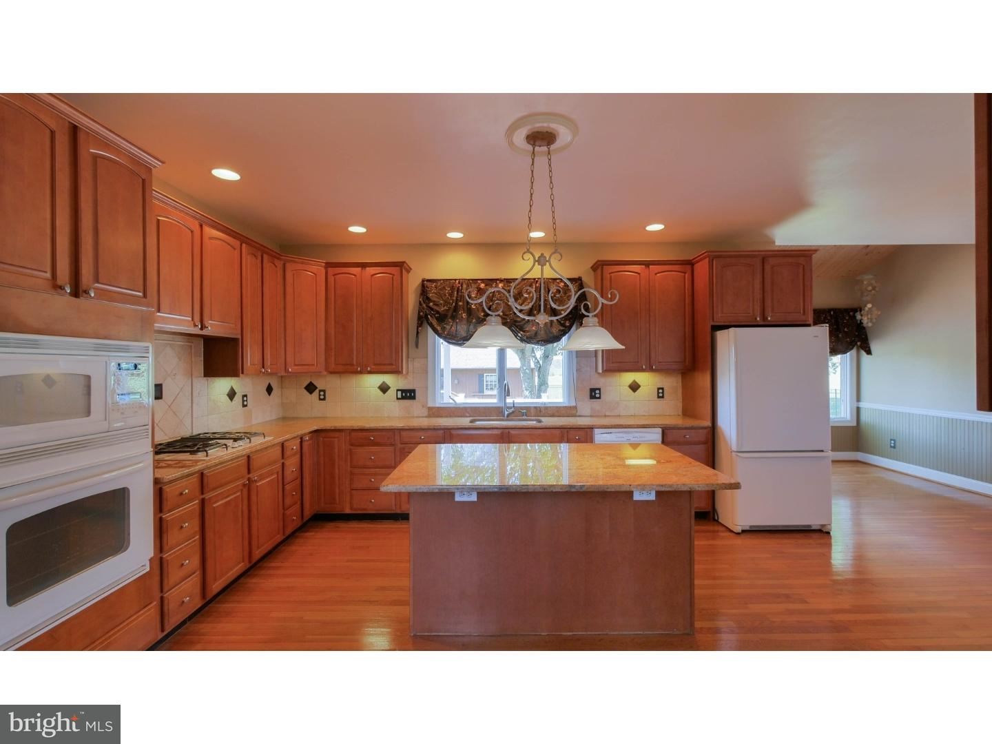 2153 Hillcrest Road Quakertown, PA 18951 - Photo 6 of 24 Kitchen