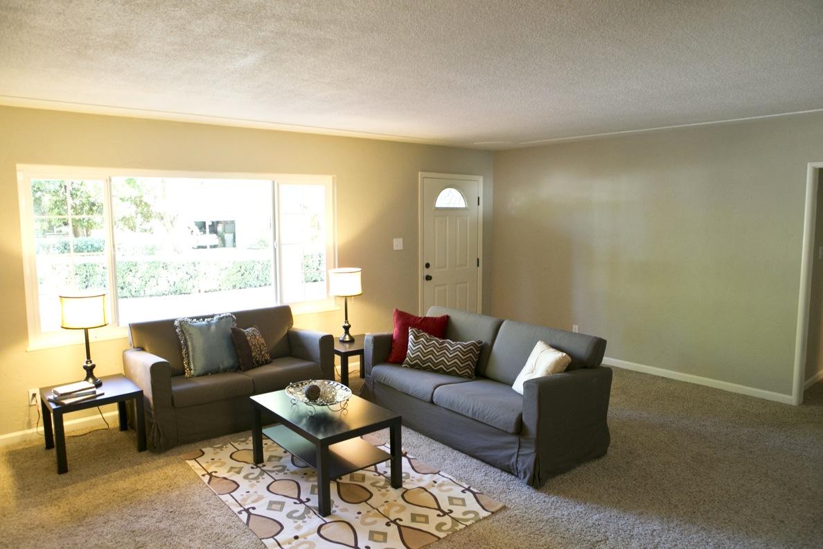 5150 Bidwell Road Redding, CA 96001 - Photo 11 of 24 large living area