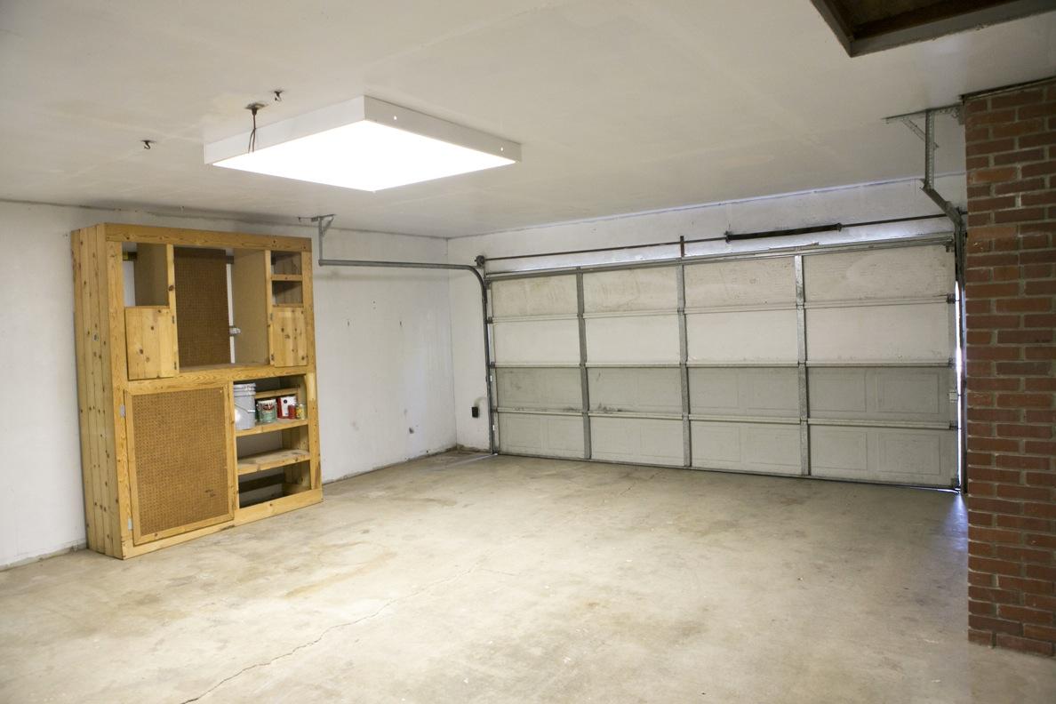5150 Bidwell Road Redding, CA 96001 - Photo 22 of 24 oversized 2 car garage
