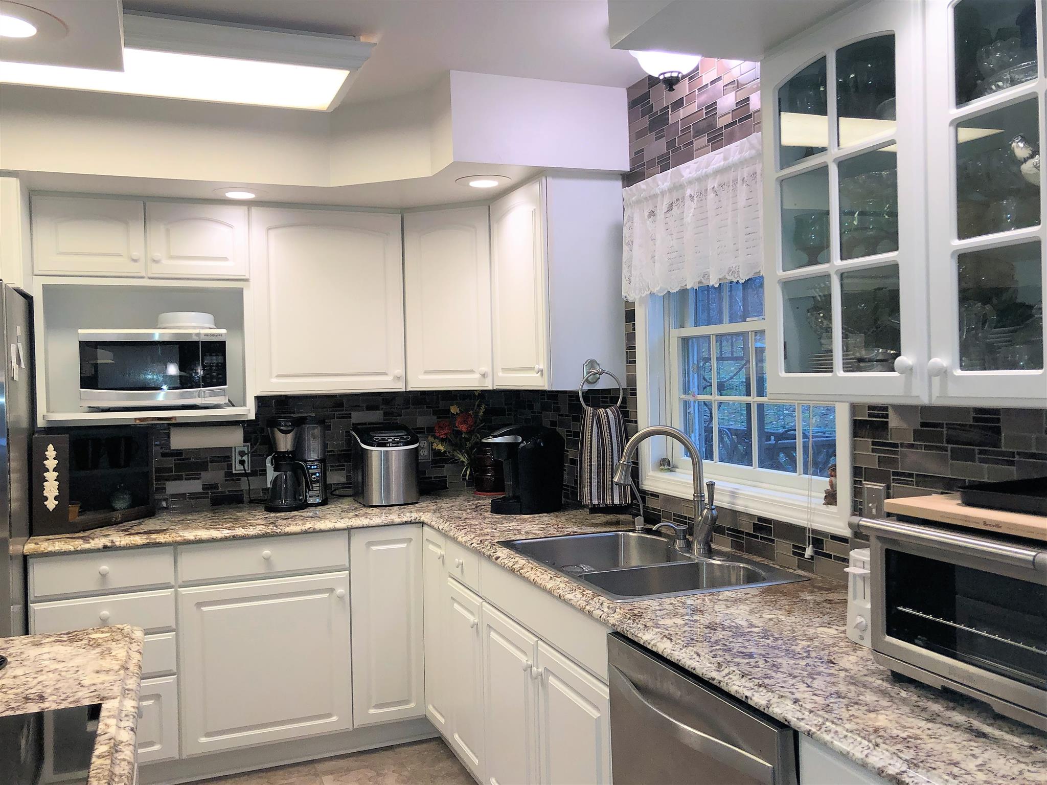 1099 Miller Road White Bluff, TN 37187 - Photo 9 of 30 New kitchen appliances and Granite counter tops
