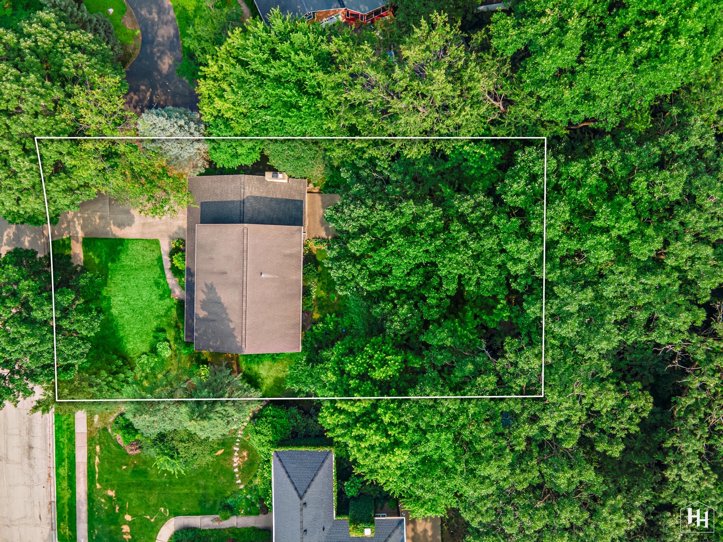 2275 Tara Drive Elgin, IL 60123 - Photo 31 of 33 an aerial view of a house