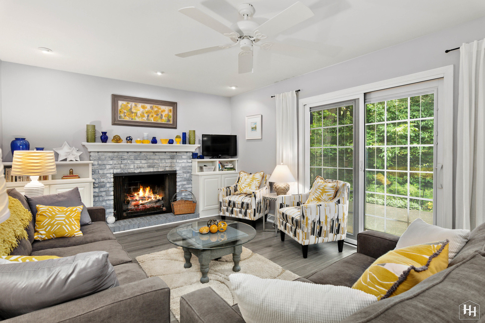 2275 Tara Drive Elgin, IL 60123 - Photo 4 of 33 a living room with furniture and a fireplace