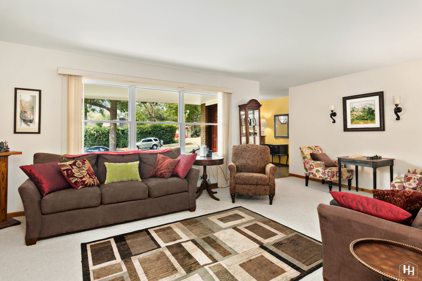2275 Tara Drive Elgin, IL 60123 - Photo 6 of 33 a living room with furniture and a large window