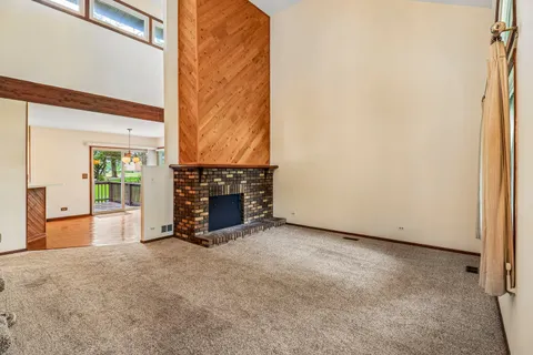$365,000 | 1079 Braeburn Road, Mundelein, IL 60060
