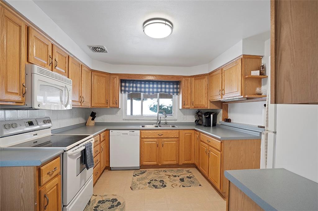 5278 Curry Road Pittsburgh, PA 15236 - Photo 4 of 14 Gallery Image 4