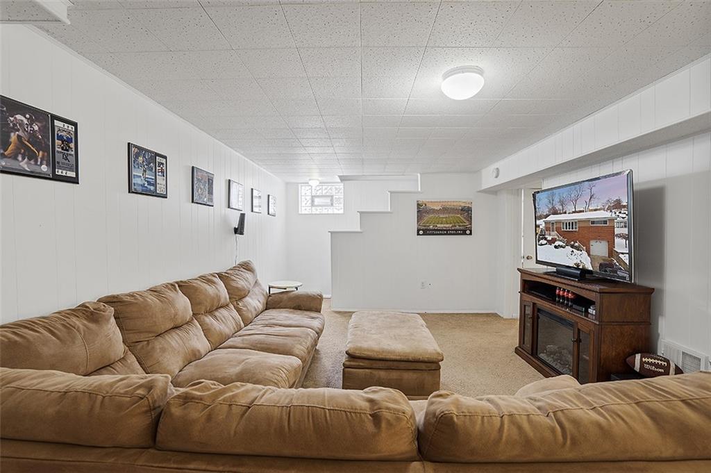 5278 Curry Road Pittsburgh, PA 15236 - Photo 10 of 14 Gallery Image 10