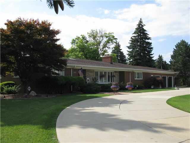 10484 Reeck Road Allen Park, MI 48101 - Photo 1 of 24 31121138.JPG