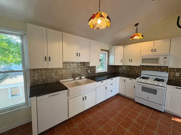 $2,700 | 100 Summit Avenue, Unit 2, Winthrop, MA 02152