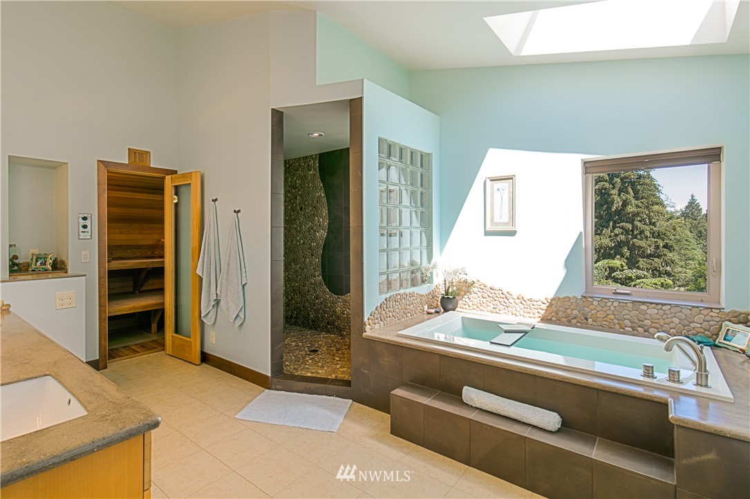 12517 Chain Lake Road Snohomish, WA 98290 - Photo 18 of 25 Gallery Image 18