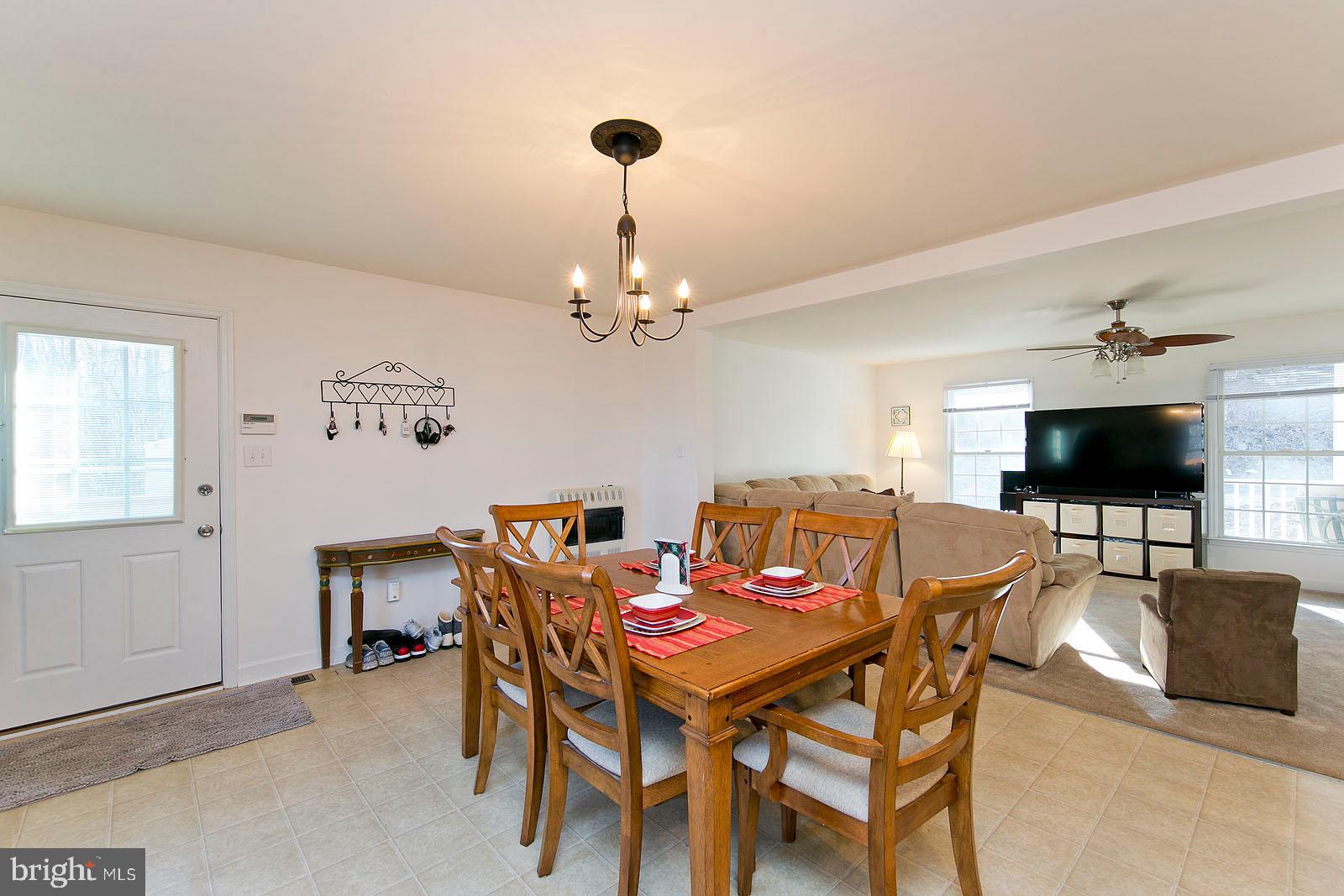 443 Jericho Road Linden, VA 22642 - Photo 14 of 48 Dining area