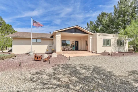 $1,100,000 | 10640 East Willow Drive, Cornville, AZ 86325
