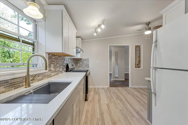 $304,999 | 137 Chicola Lake-South Trail, Saylorsburg, PA 18353