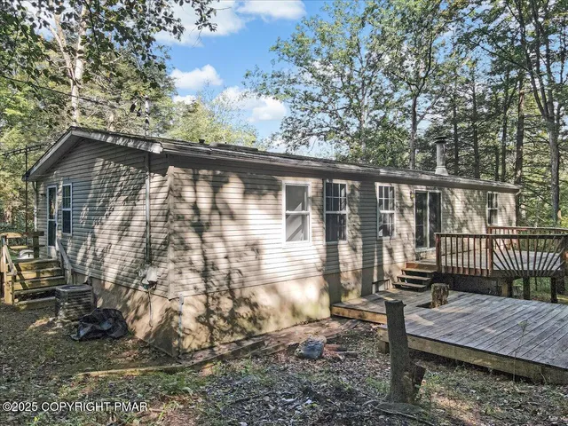 $304,999 | 137 Chicola Lake-South Trail, Saylorsburg, PA 18353