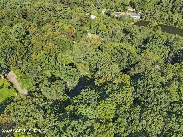 $304,999 | 137 Chicola Lake-South Trail, Saylorsburg, PA 18353