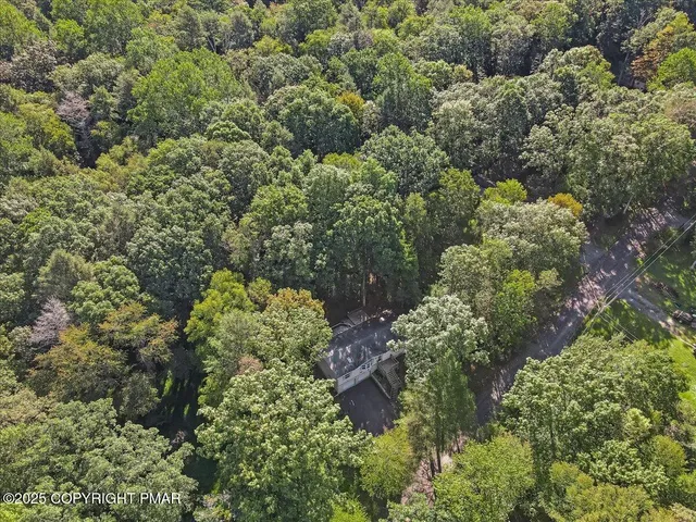 $304,999 | 137 Chicola Lake-South Trail, Saylorsburg, PA 18353