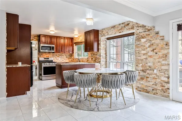 $535,000 | 1730 Woodmore Oaks Drive, Manchester, MO 63021
