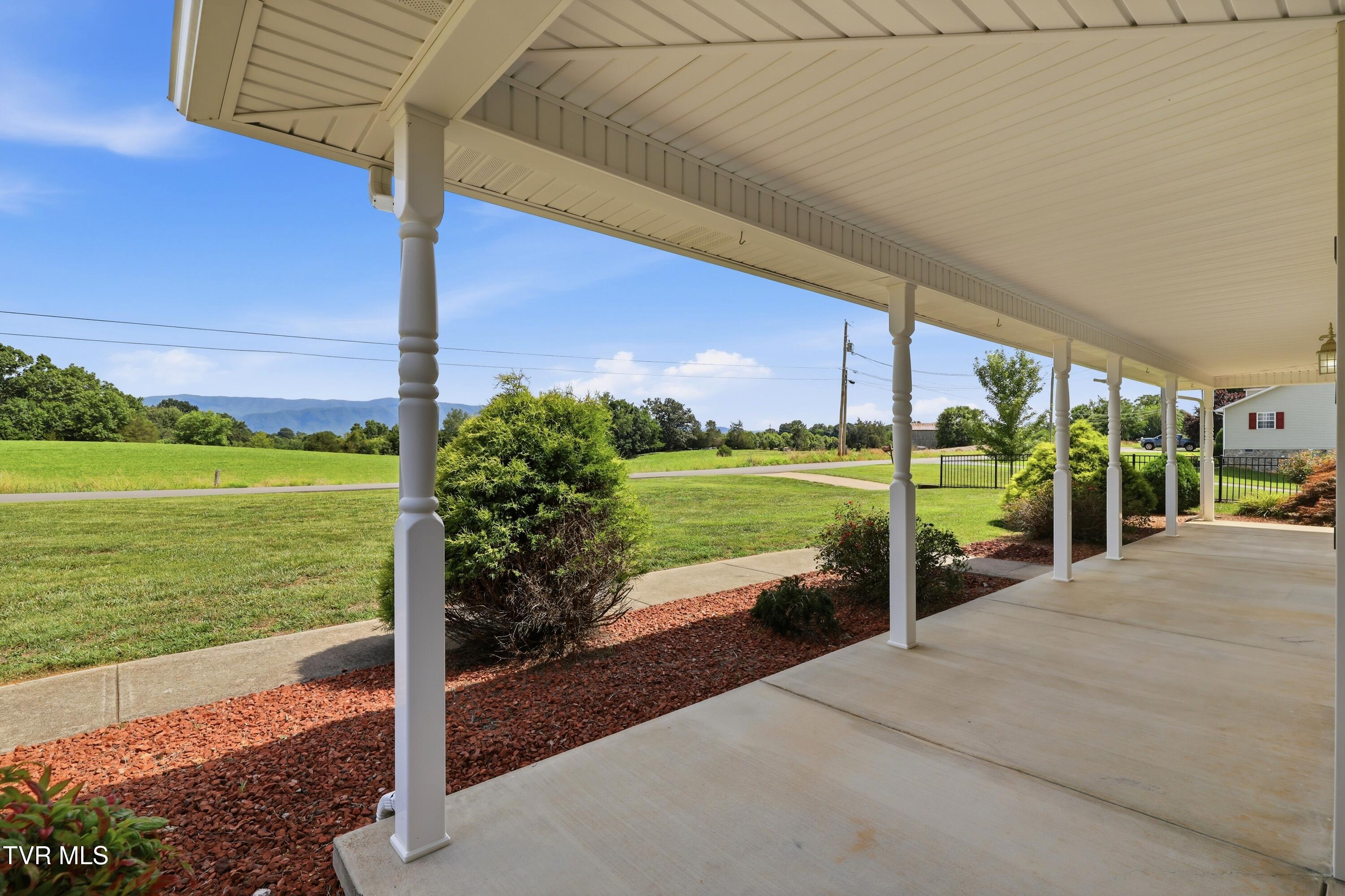 767 Possum Creek Road Greeneville, TN 37743 - Photo 14 of 69 24_767_possum_creek_rd_0028