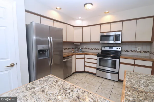 $2,750 | 403 Essex Court, Lansdale, PA 19446