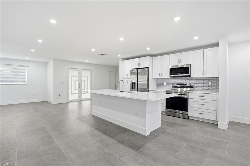 3929 Mohawk Place Naples, FL 34112 - Photo 8 of 47 Gallery Image 8