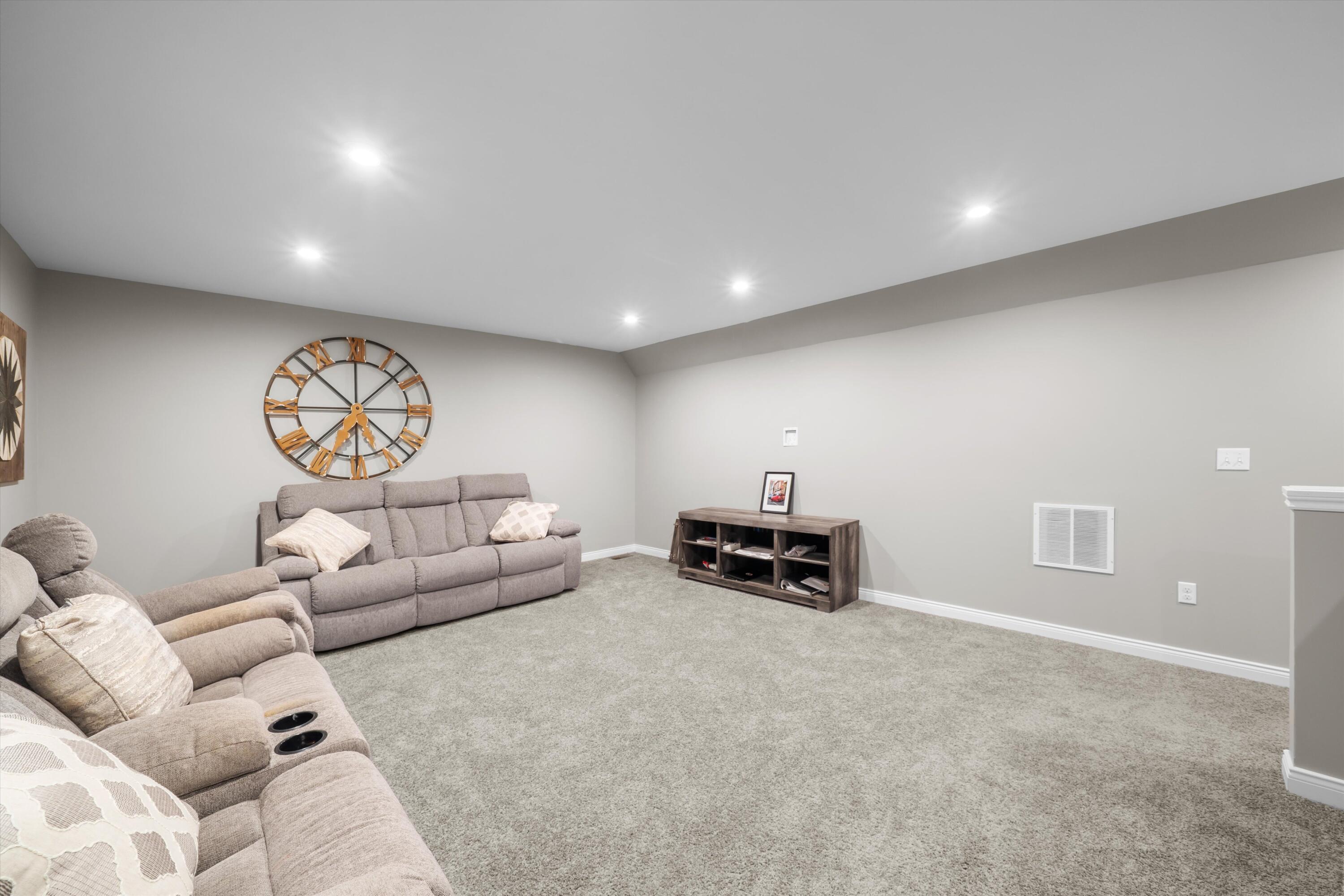 48894 Windfall Road, Unit 1 Novi, MI 48374 - Photo 36 of 52 46-DSC02538