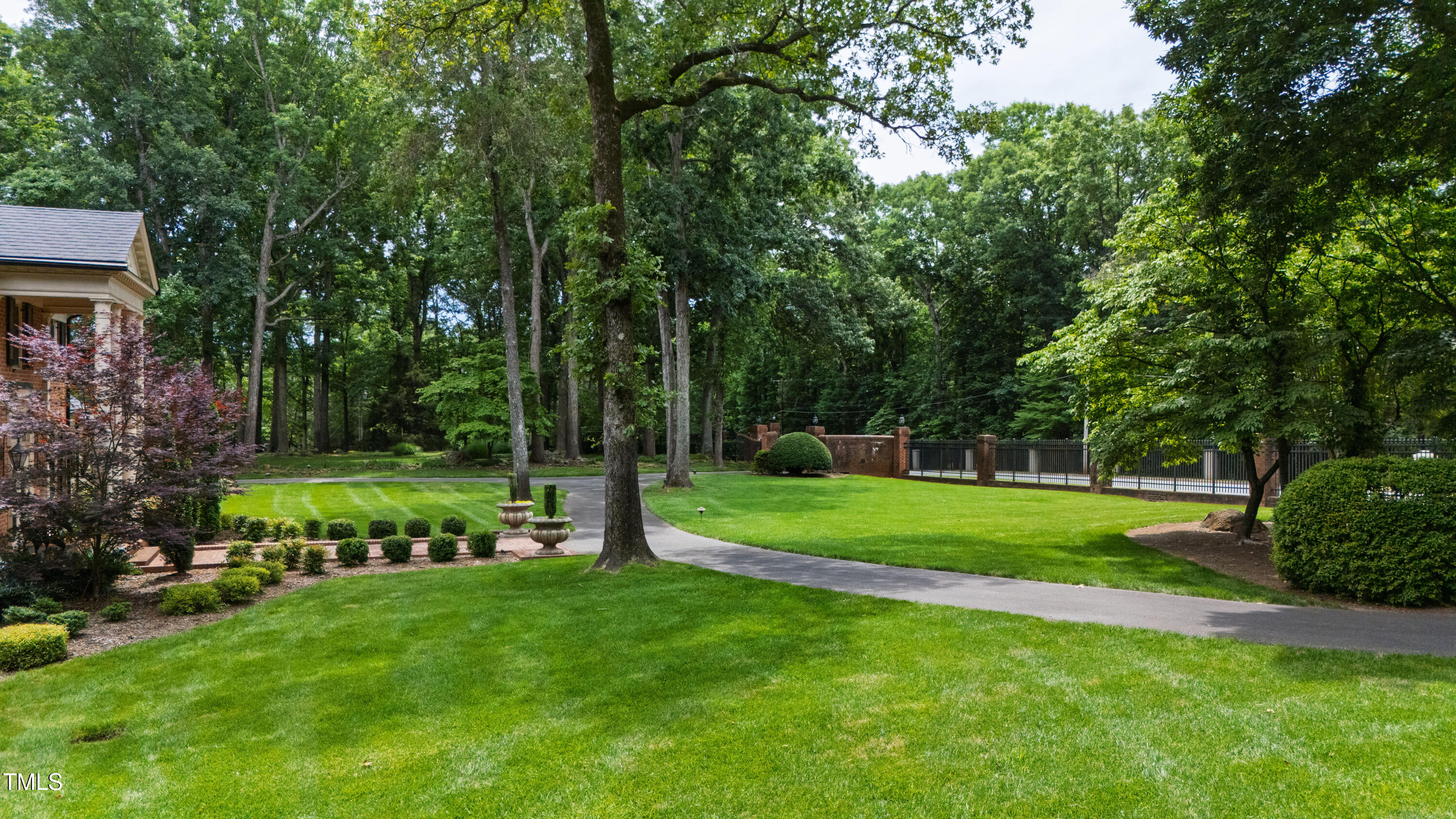 820.2 Kenmore Road Chapel Hill, NC 27514 - Photo 5 of 20 a view of a park with large trees