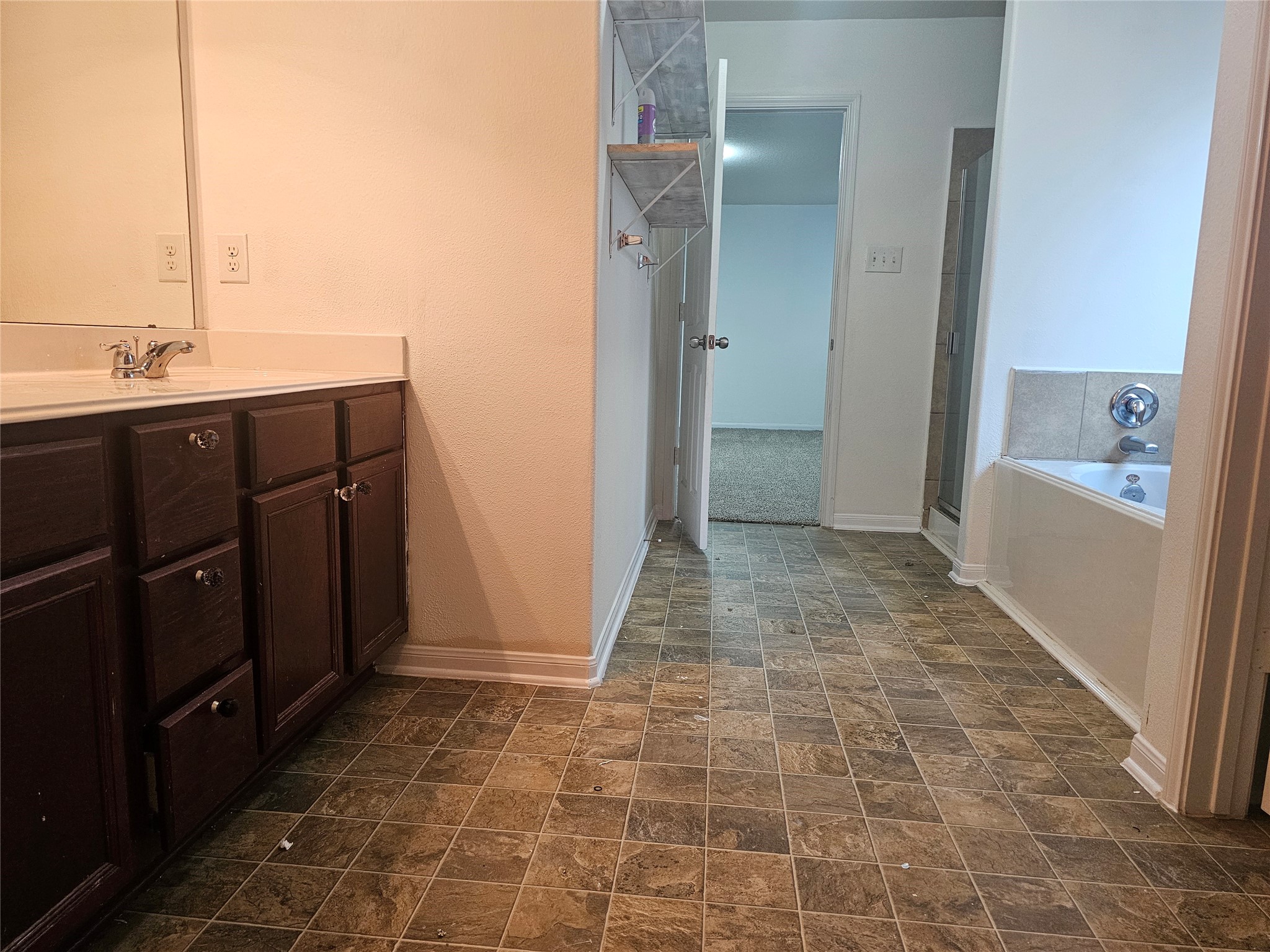 9938 Swallow Drive Conroe, TX 77385 - Photo 3 of 12