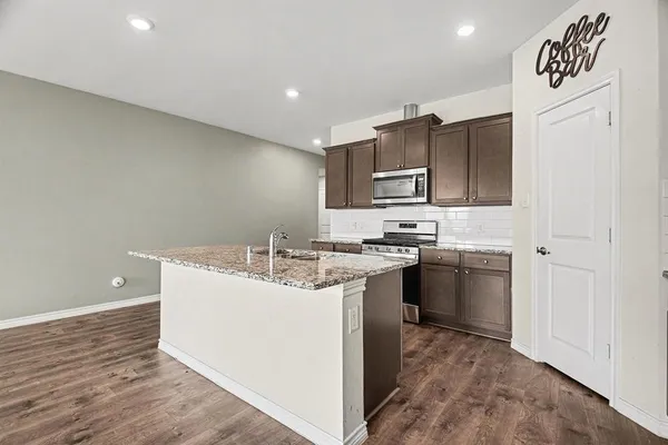 $2,100 | 611 Saddle Club Way, Princeton, TX 75407