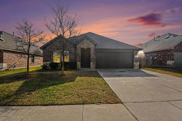 $2,100 | 611 Saddle Club Way, Princeton, TX 75407