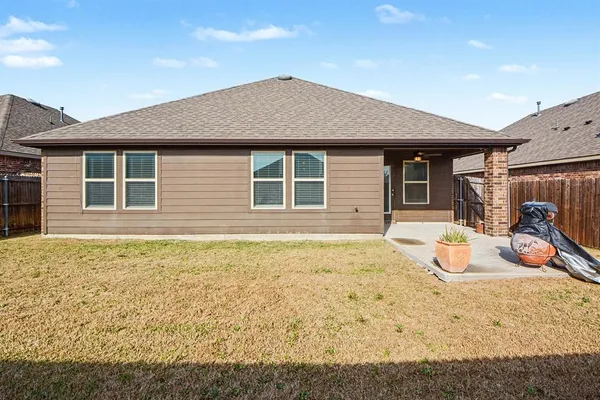 $2,100 | 611 Saddle Club Way, Princeton, TX 75407