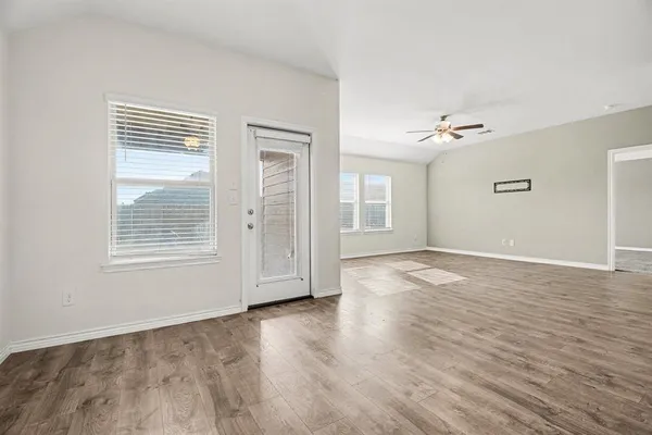 $2,100 | 611 Saddle Club Way, Princeton, TX 75407