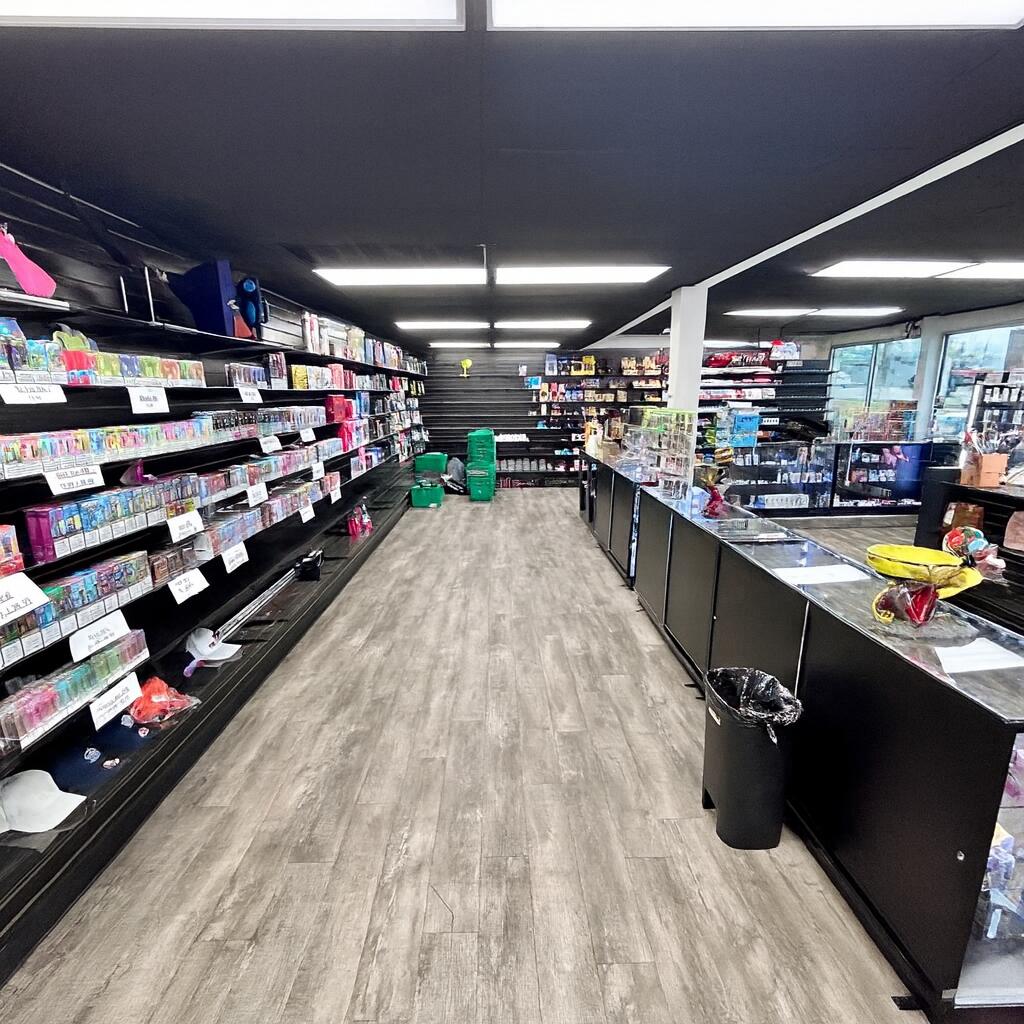 208 East Walnut Avenue Dalton, GA 30721 - Photo 4 of 16 380E35CF-B068-405C-93C6-5C56165995A9