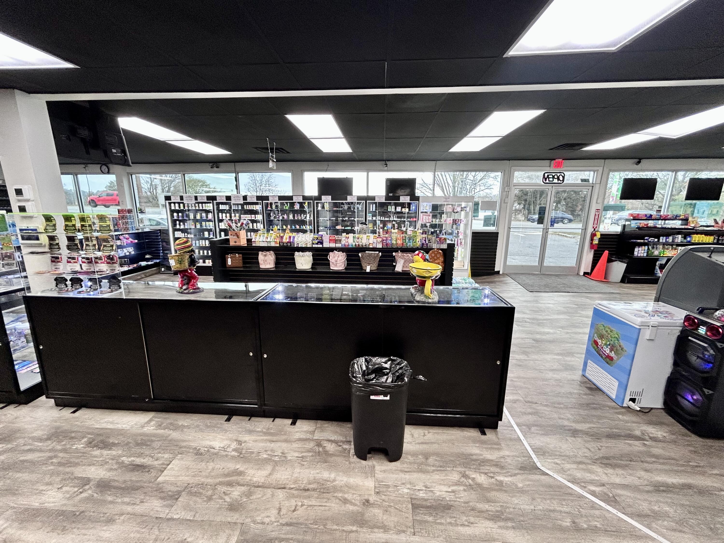 208 East Walnut Avenue Dalton, GA 30721 - Photo 5 of 16 IMG_9529