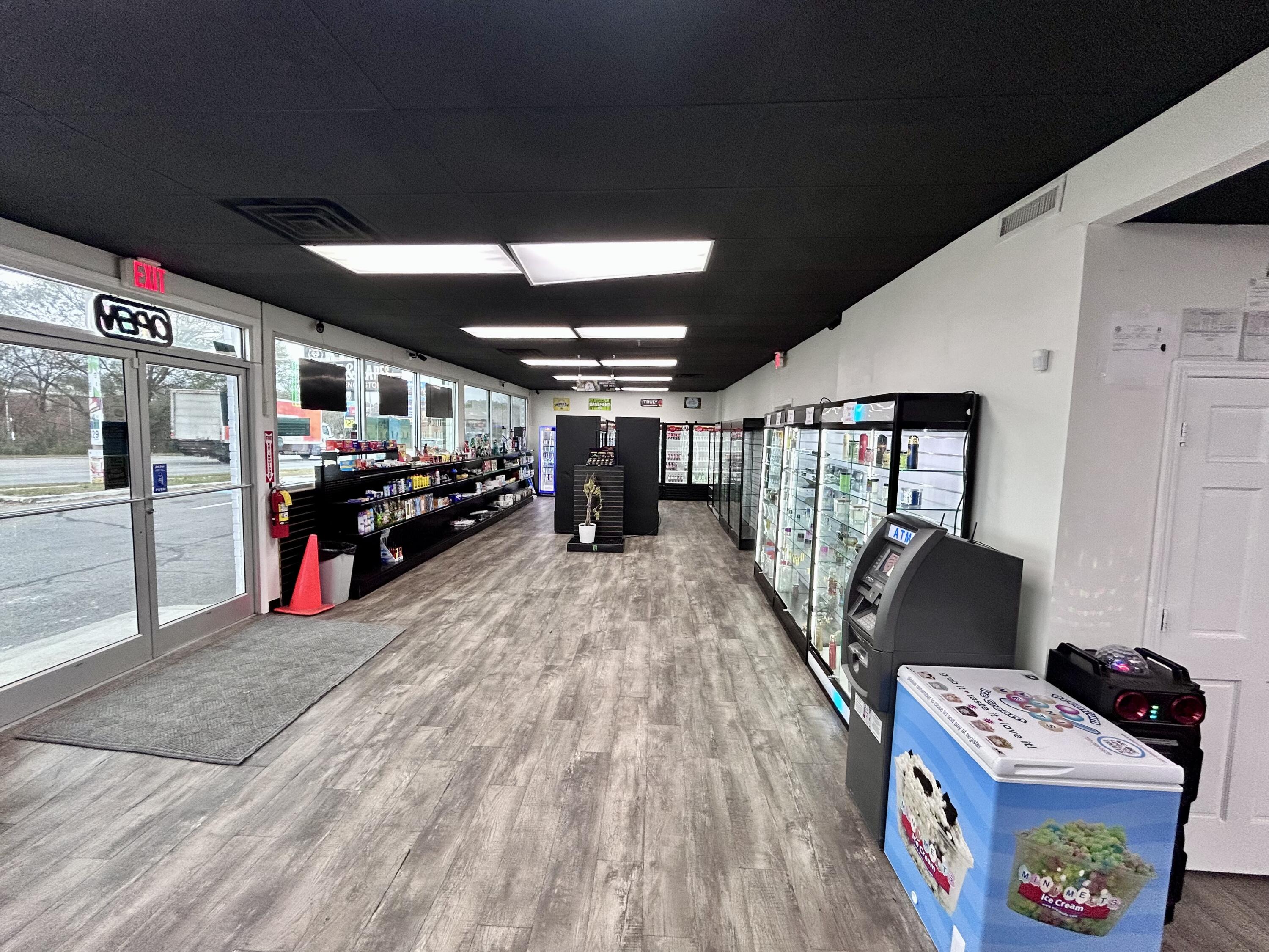 208 East Walnut Avenue Dalton, GA 30721 - Photo 6 of 16 IMG_9526