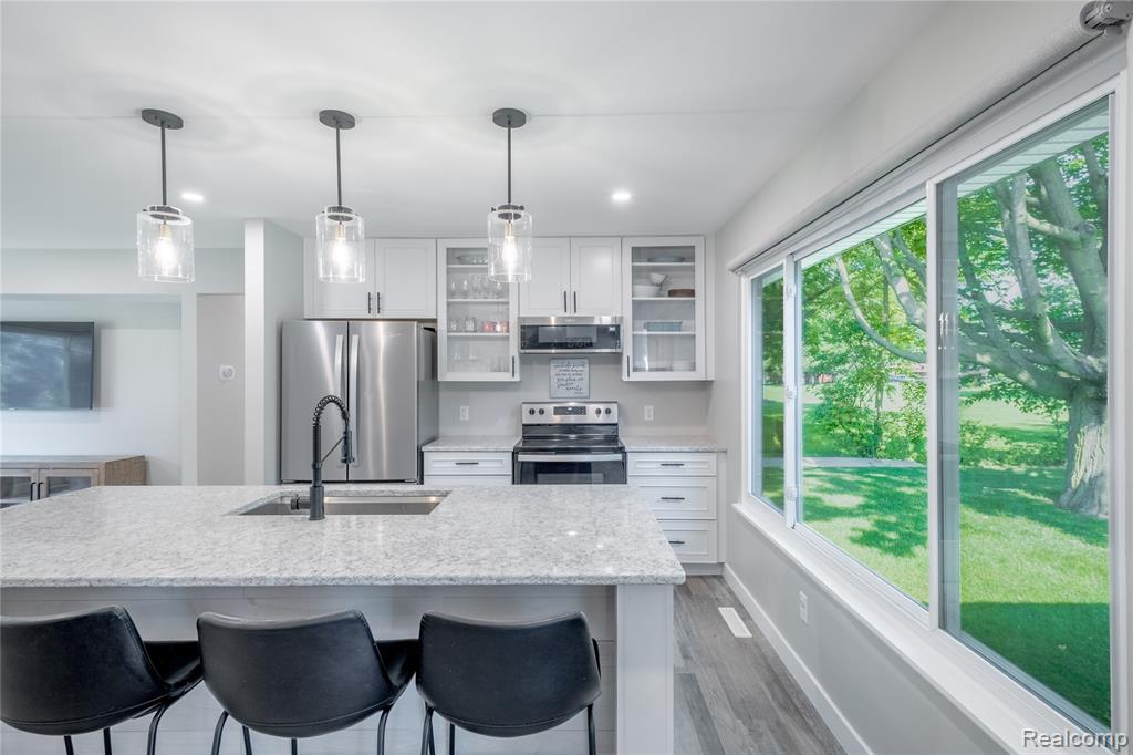 6074 Waldon Road Clarkston, MI 48346 - Photo 8 of 30